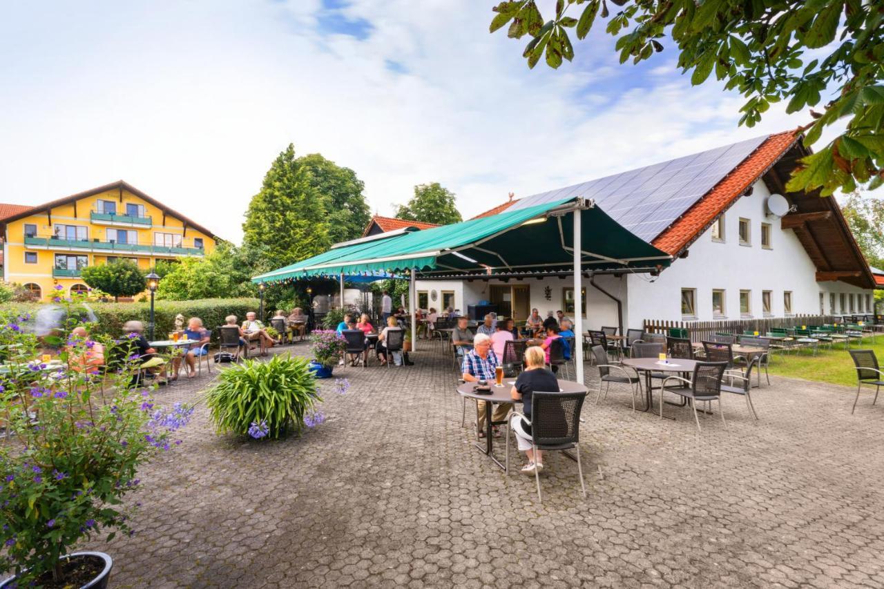 Hotel Preishof Kirchham Bagian luar foto