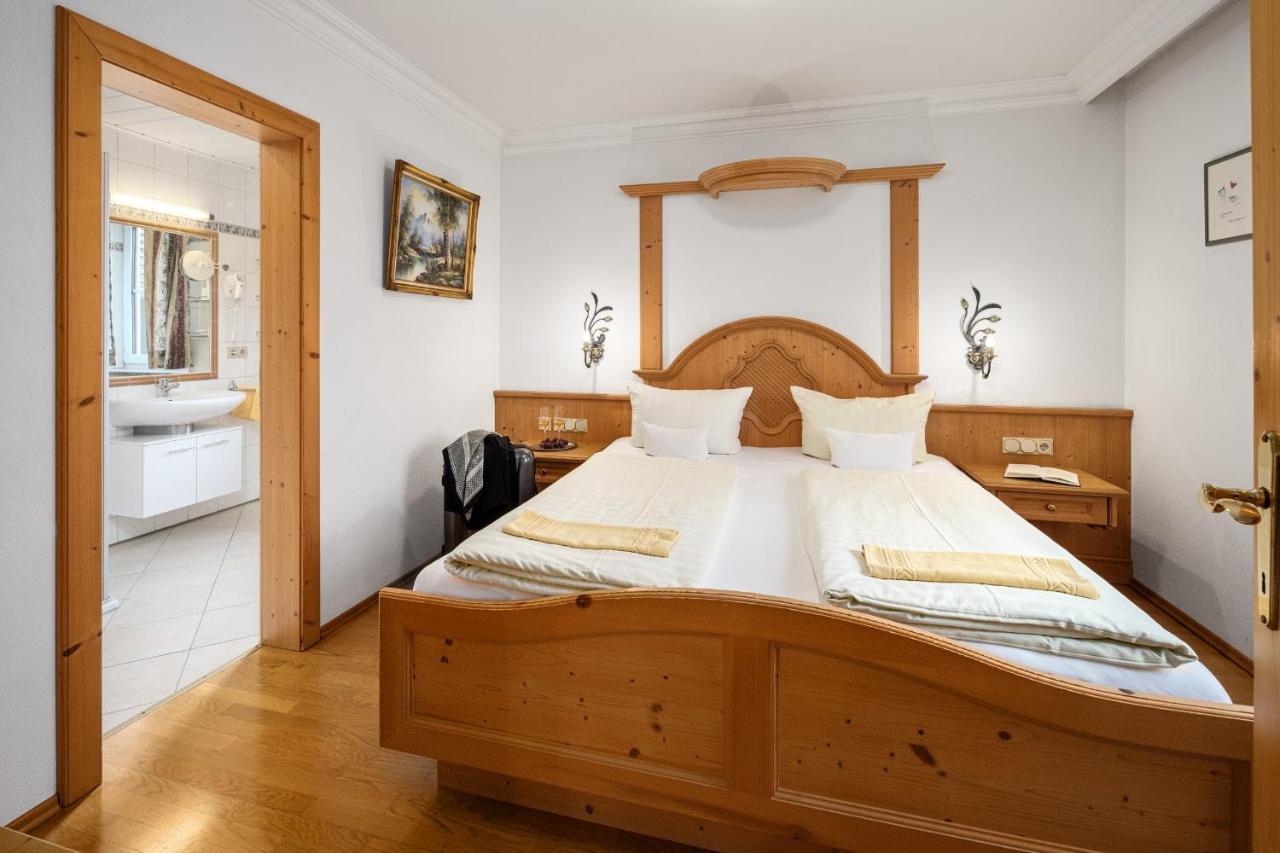 Hotel Preishof Kirchham Bagian luar foto