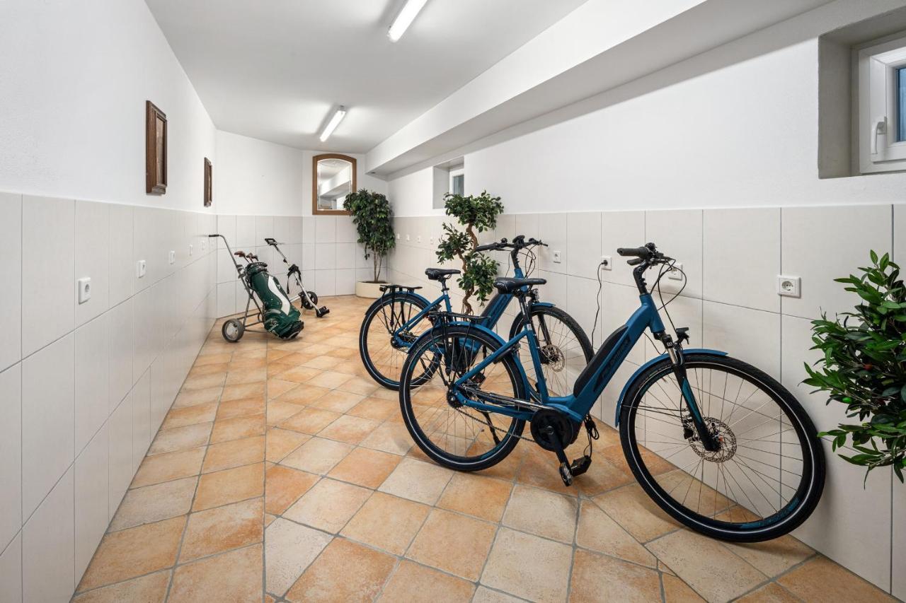 Hotel Preishof Kirchham Bagian luar foto