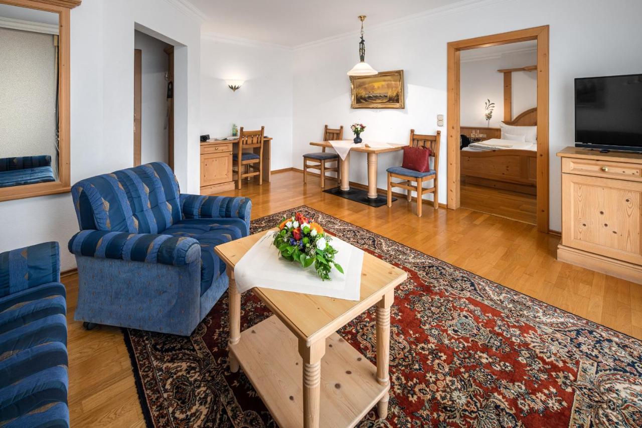 Hotel Preishof Kirchham Bagian luar foto