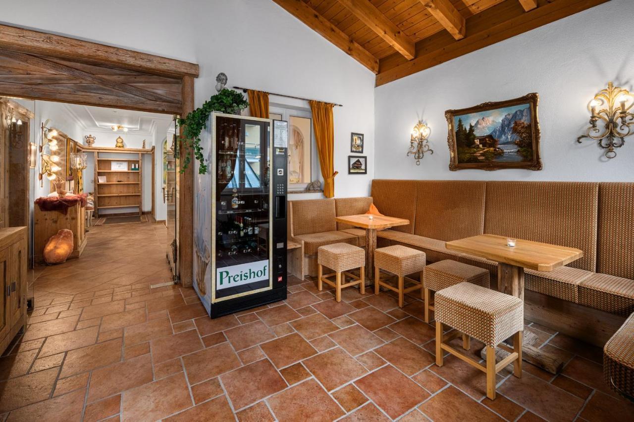 Hotel Preishof Kirchham Bagian luar foto