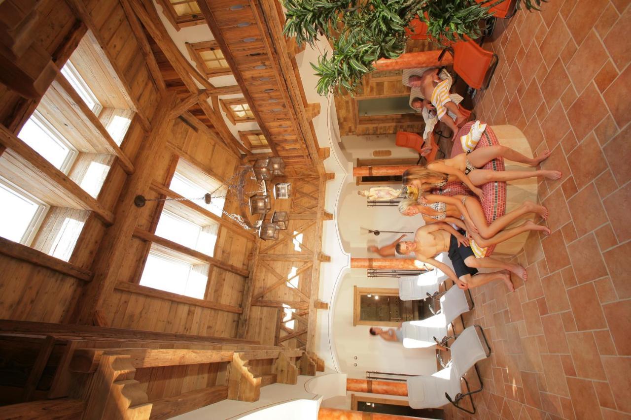Hotel Preishof Kirchham Bagian luar foto